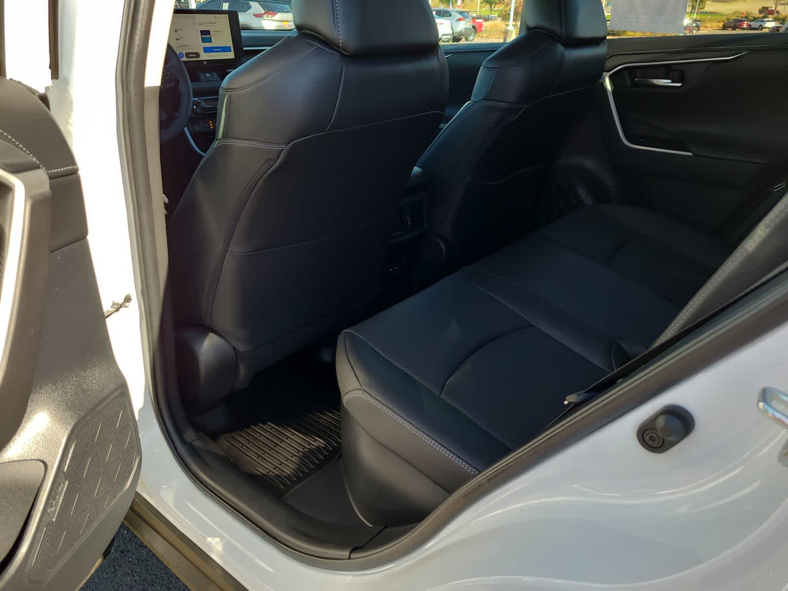 Thumbnail: 2024 Toyota RAV4 - 20