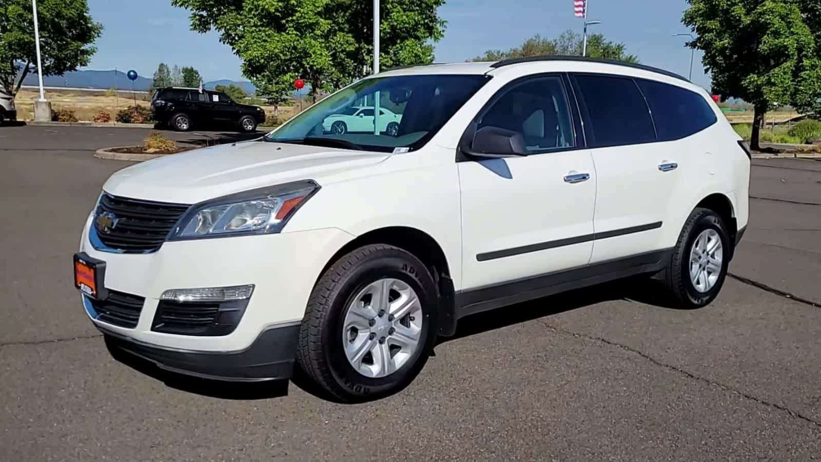 Thumbnail: 2015 Chevrolet Traverse - 4
