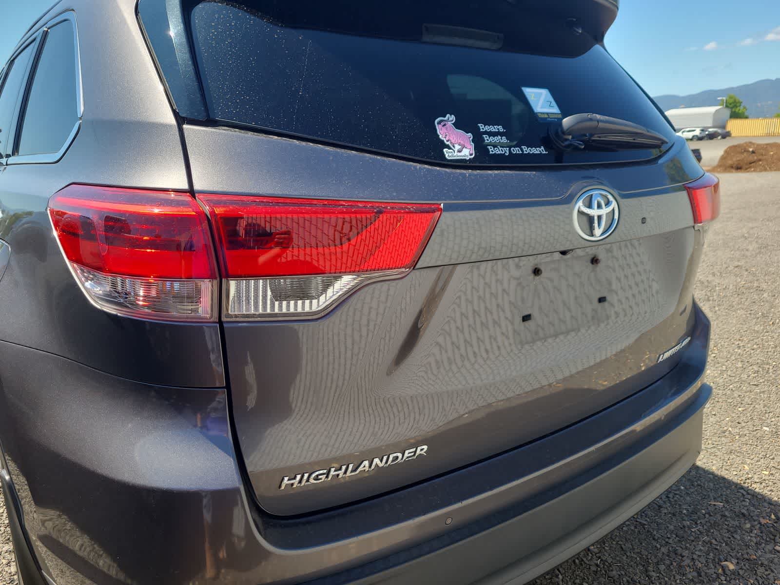 Thumbnail: 2017 Toyota Highlander - 4