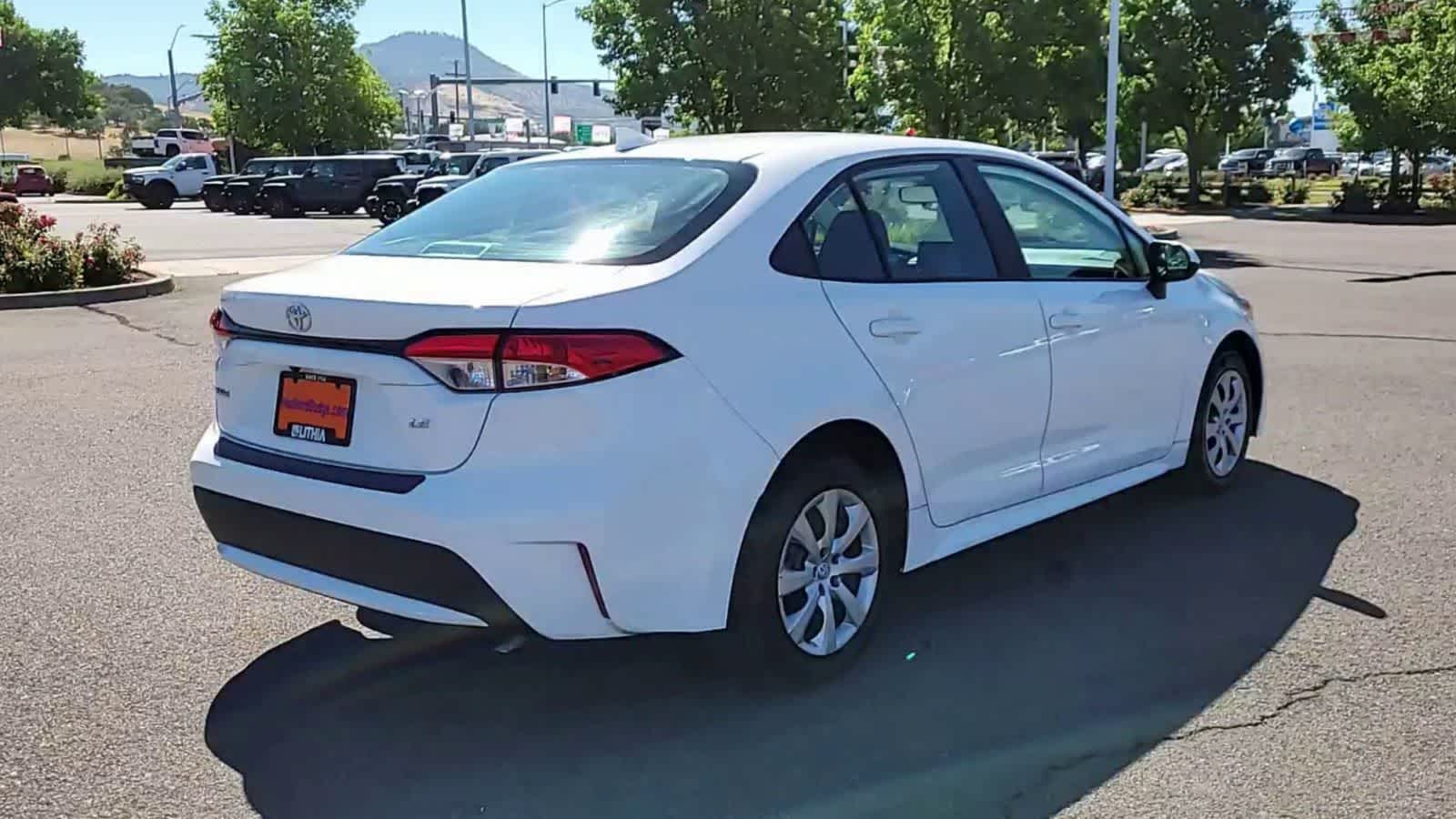 Thumbnail: 2022 Toyota Corolla - 8