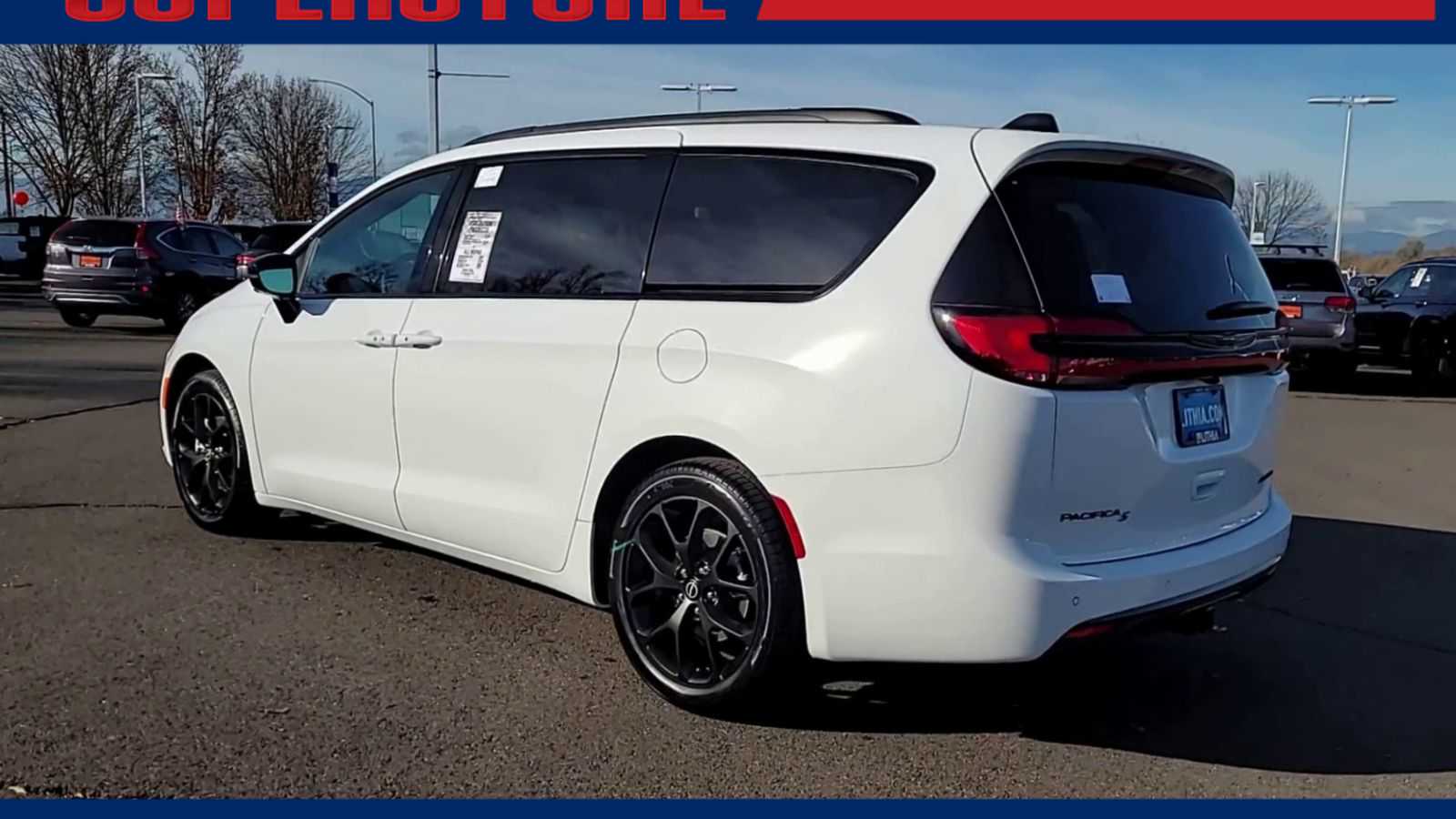 Thumbnail: 2026 Chrysler Pacifica - 6