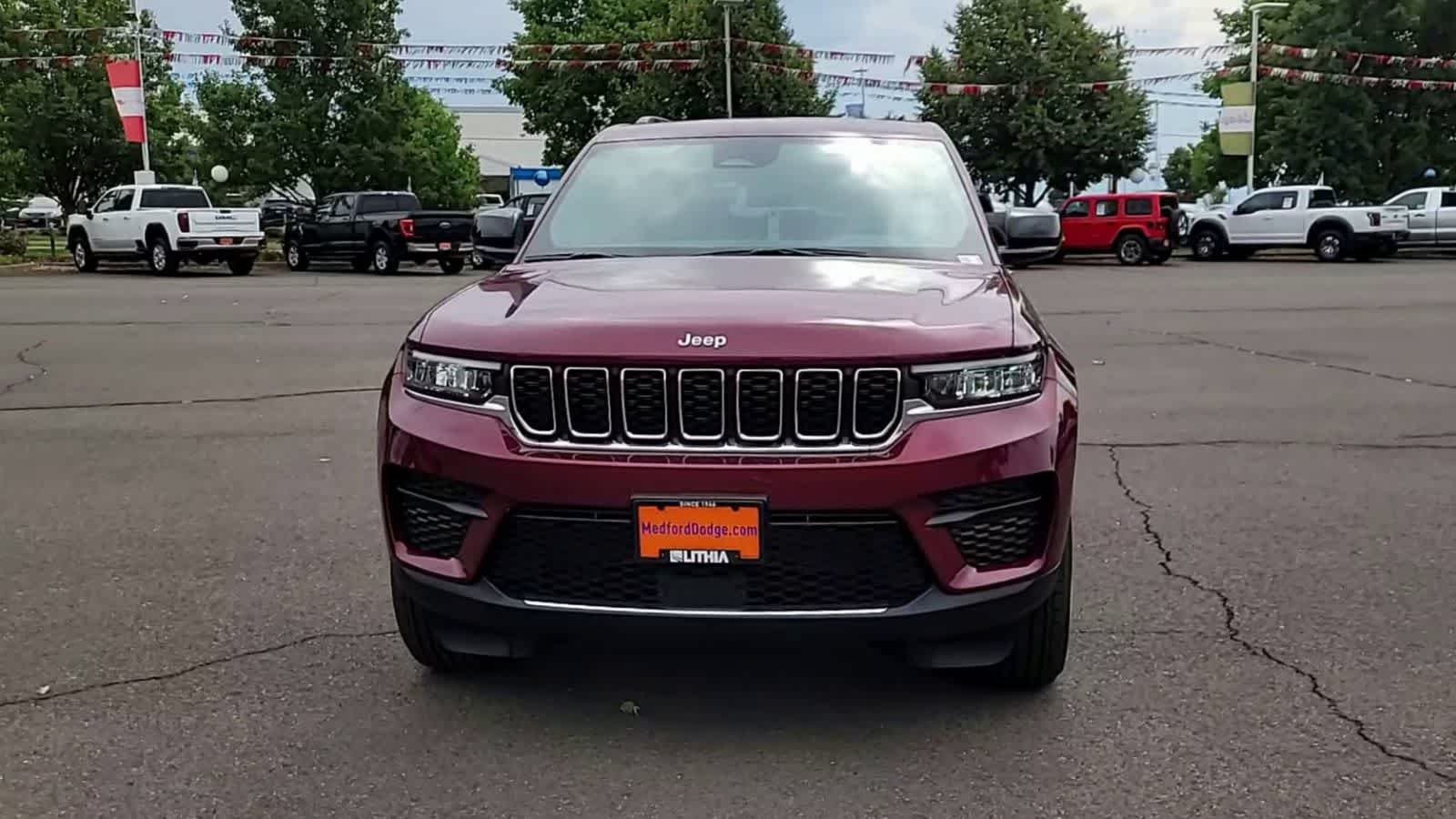 Thumbnail: 2025 Jeep Grand Cherokee - 3