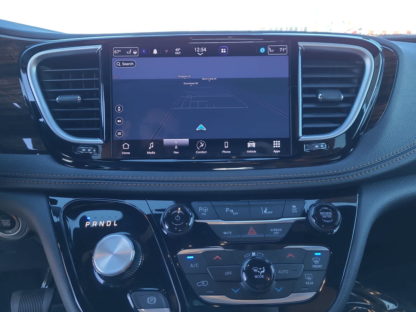 Thumbnail: 2023 Chrysler Pacifica - 24