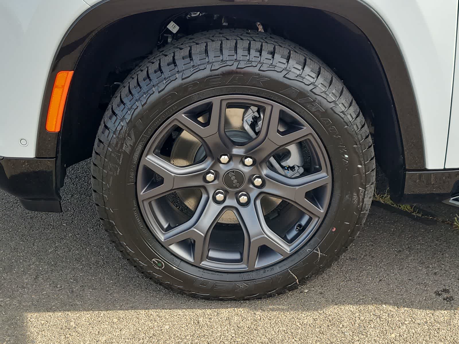 Thumbnail: 2026 Jeep Grand Wagoneer - 16