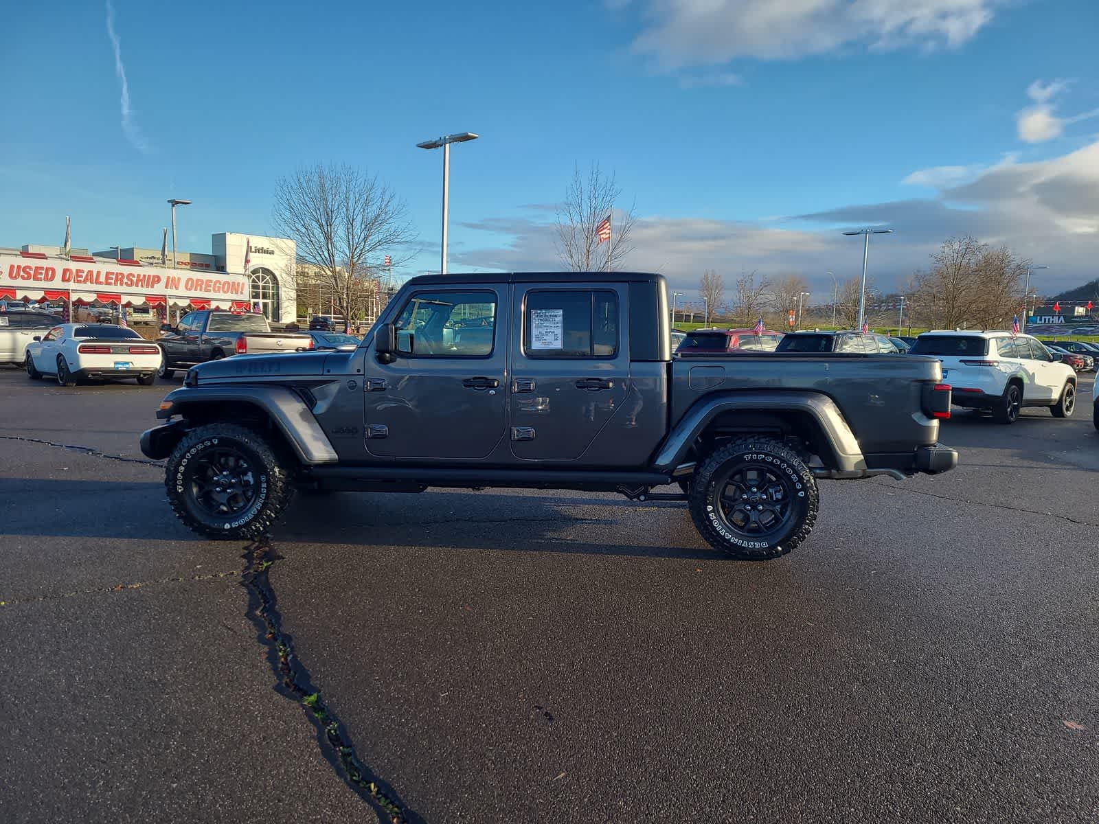 Thumbnail: 2026 Jeep Gladiator - 11