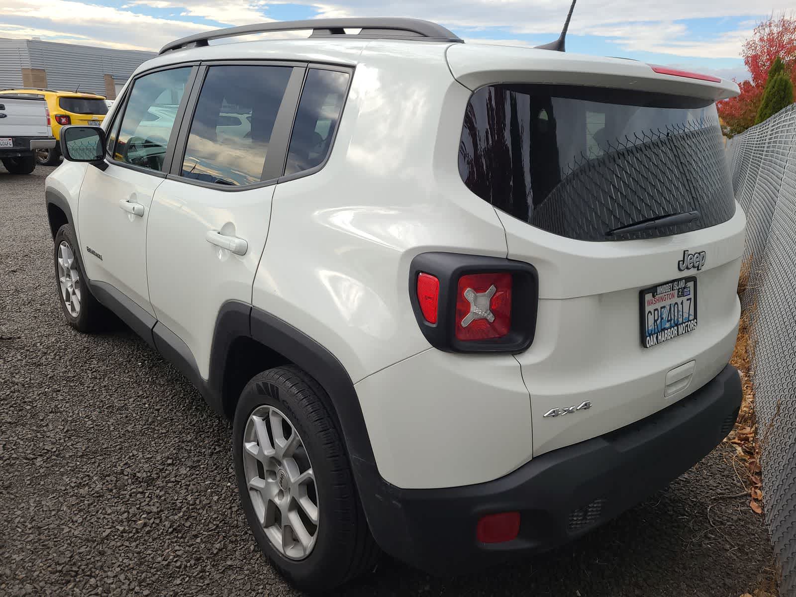 2023 Jeep Renegade Latitude photo 3