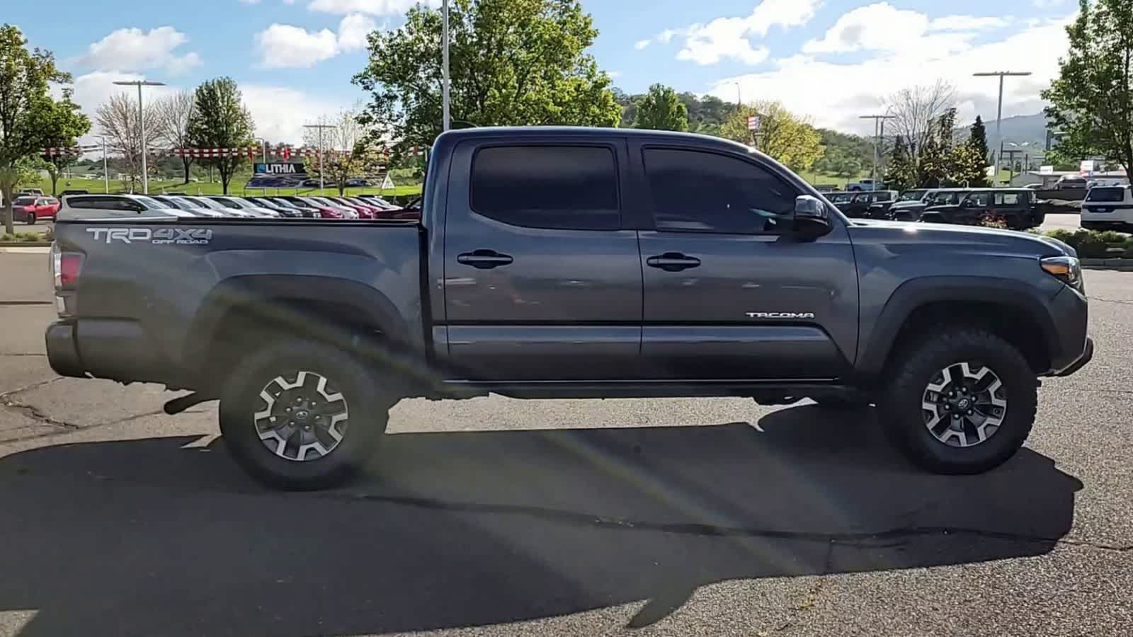 Thumbnail: 2023 Toyota Tacoma - 9