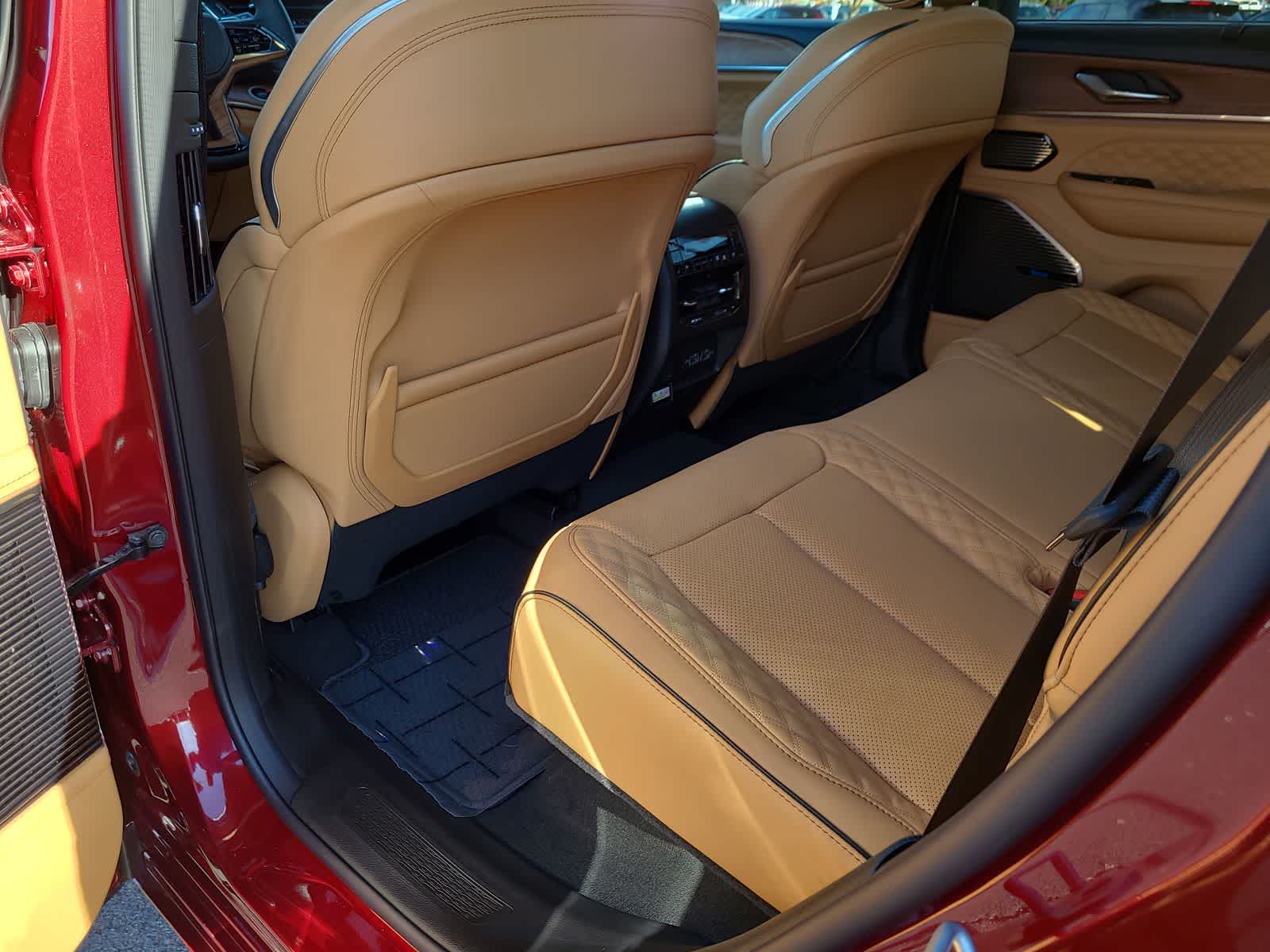 Thumbnail: 2025 Jeep Grand Cherokee - 20