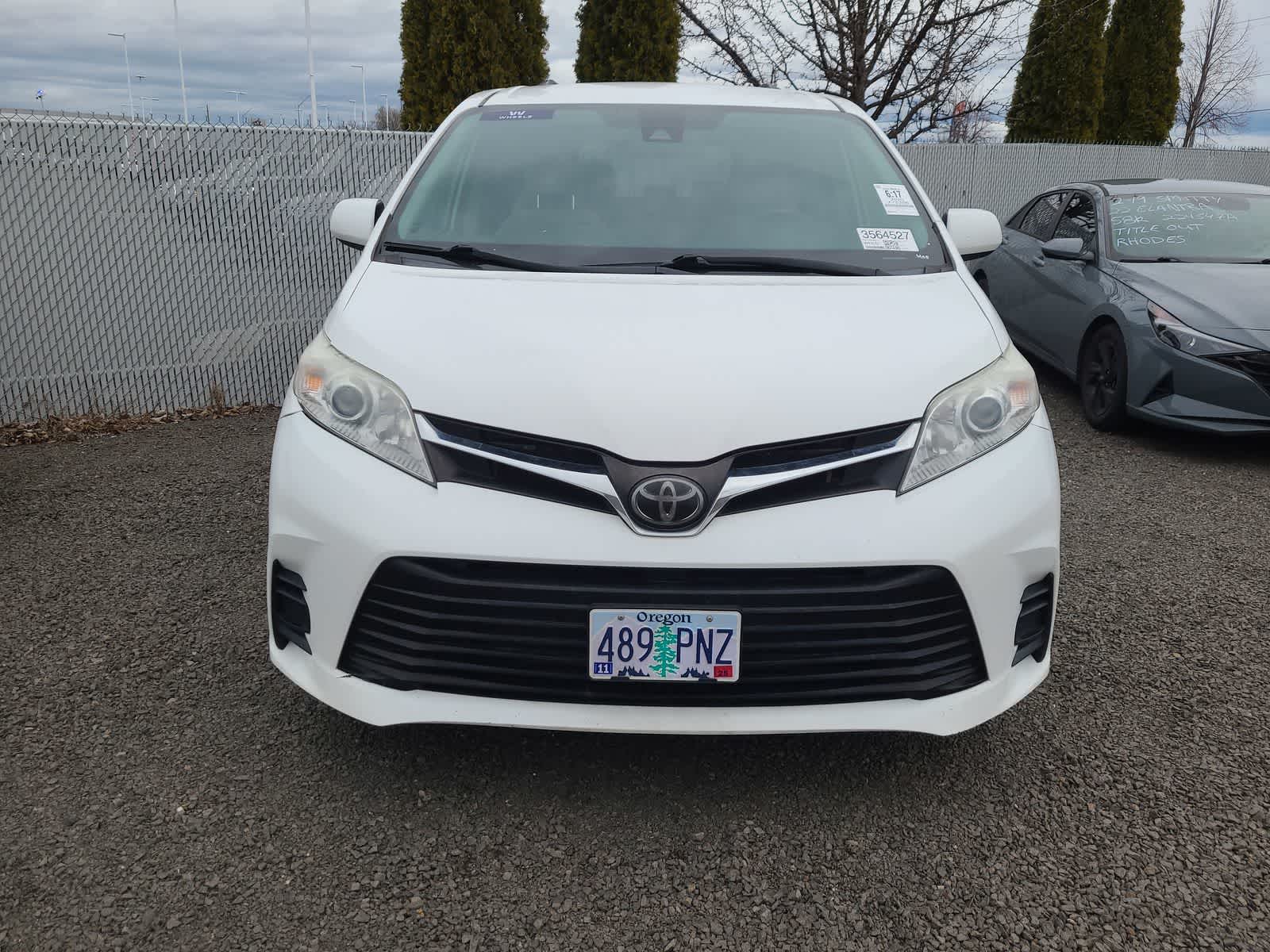 Thumbnail: 2020 Toyota Sienna - 5