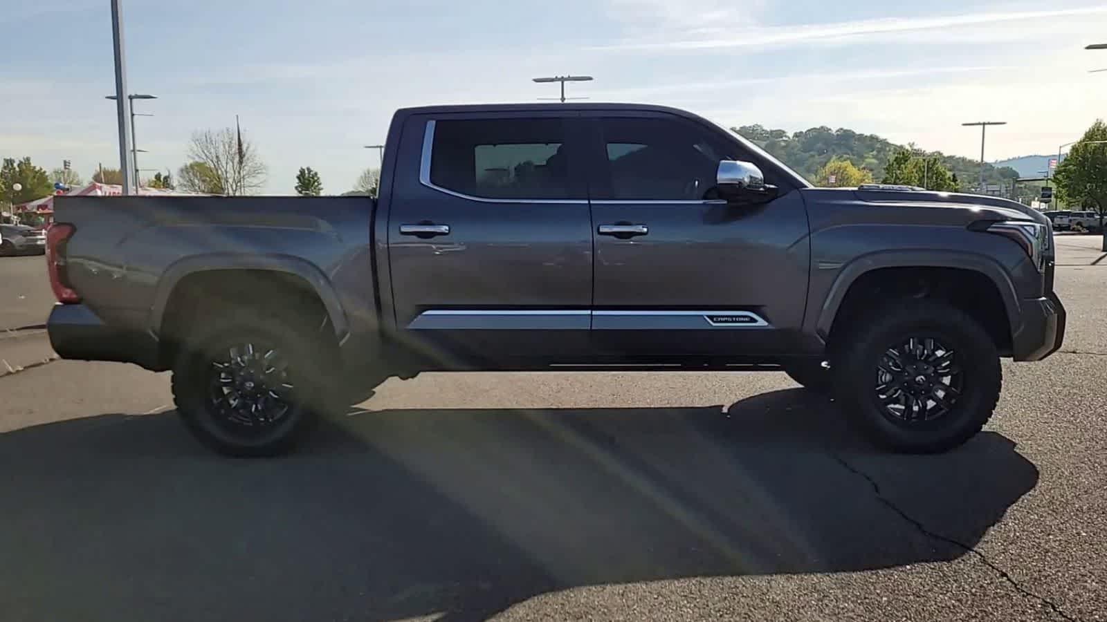 Thumbnail: 2024 Toyota Tundra - 9