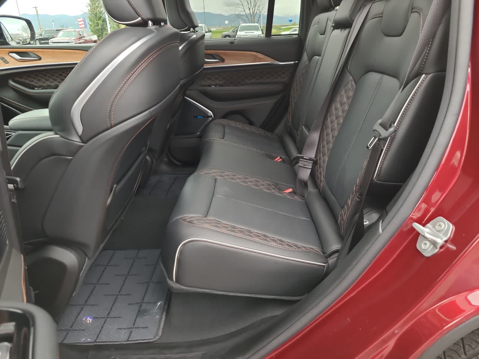 Thumbnail: 2025 Jeep Grand Cherokee - 21