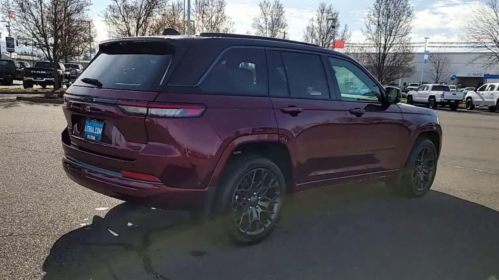 Thumbnail: 2026 Jeep Grand Cherokee - 8