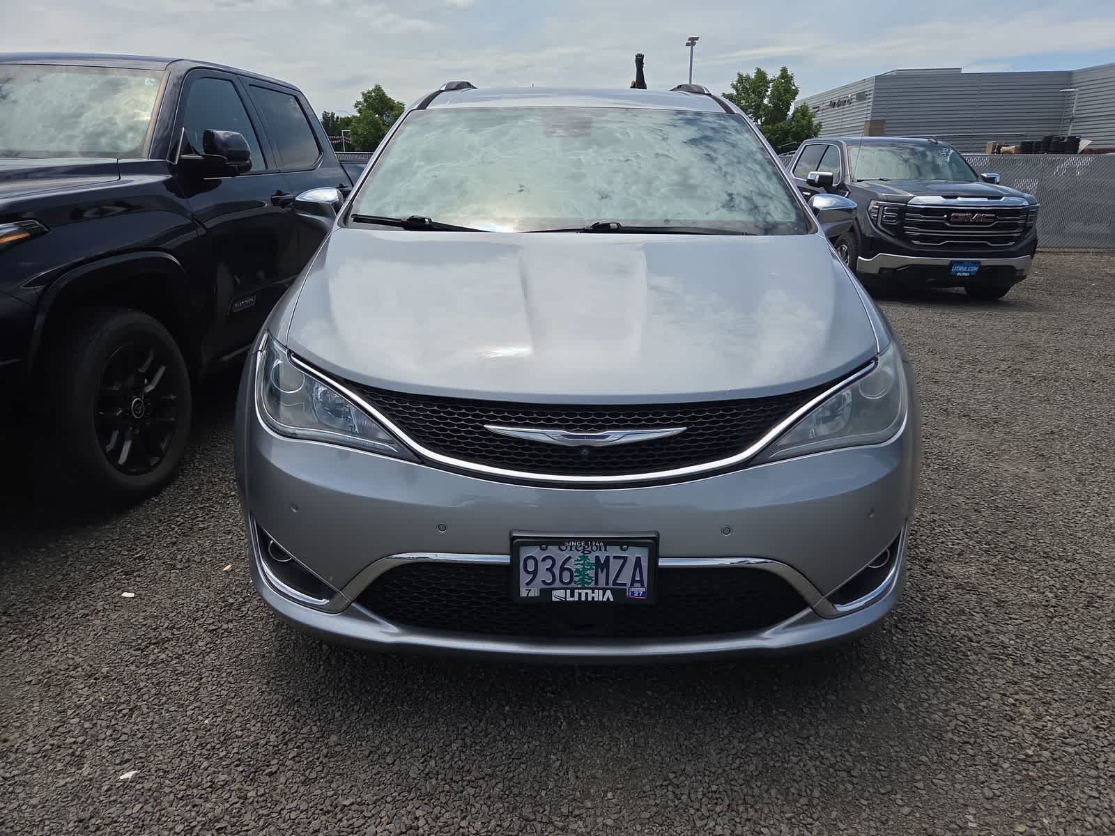 Thumbnail: 2017 Chrysler Pacifica - 5