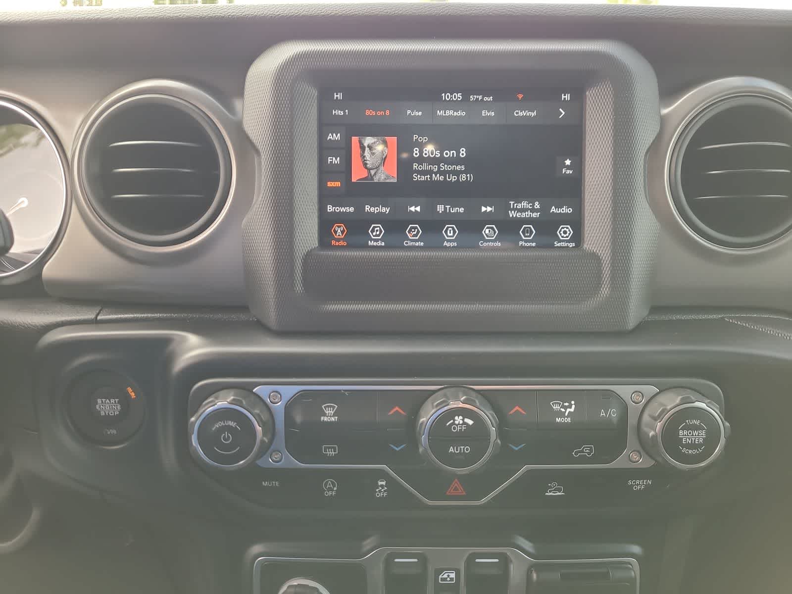 Thumbnail: 2022 Jeep Gladiator - 24