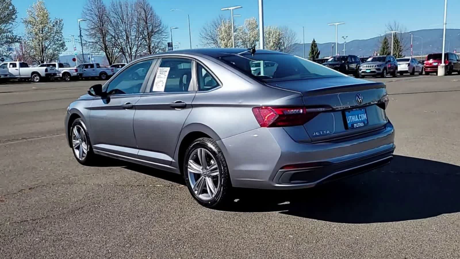 Thumbnail: 2024 Volkswagen Jetta - 6