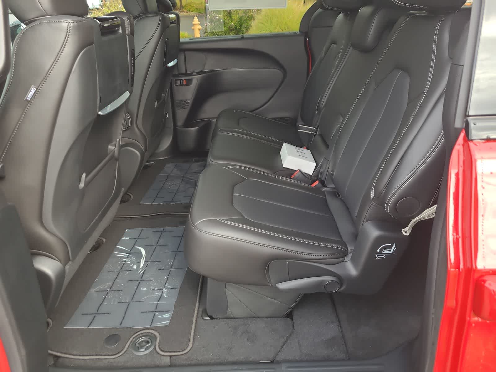 Thumbnail: 2026 Chrysler Pacifica - 21