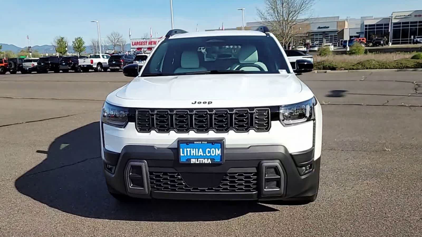 Thumbnail: 2026 Jeep Cherokee - 3