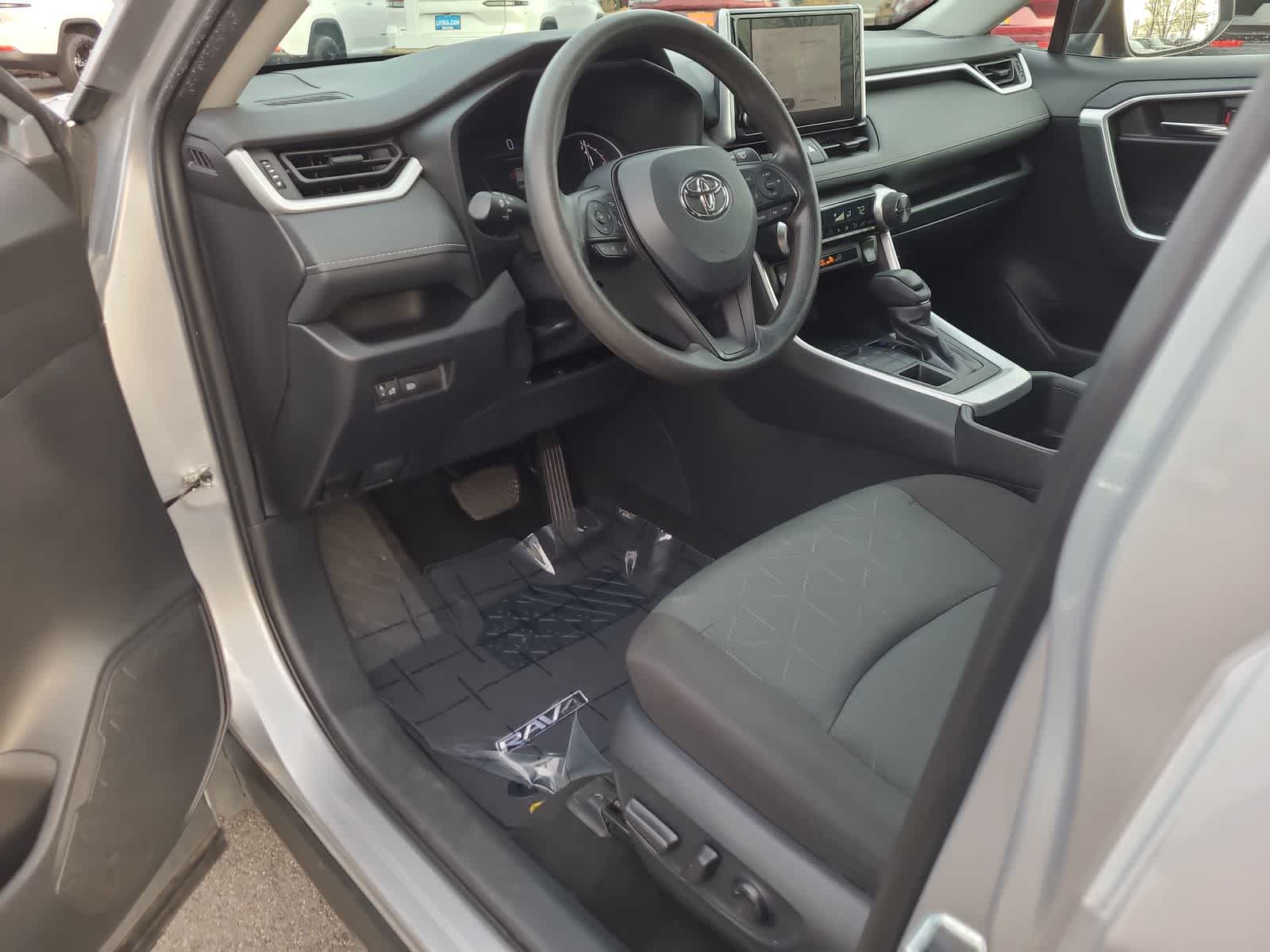 Thumbnail: 2024 Toyota RAV4 - 10