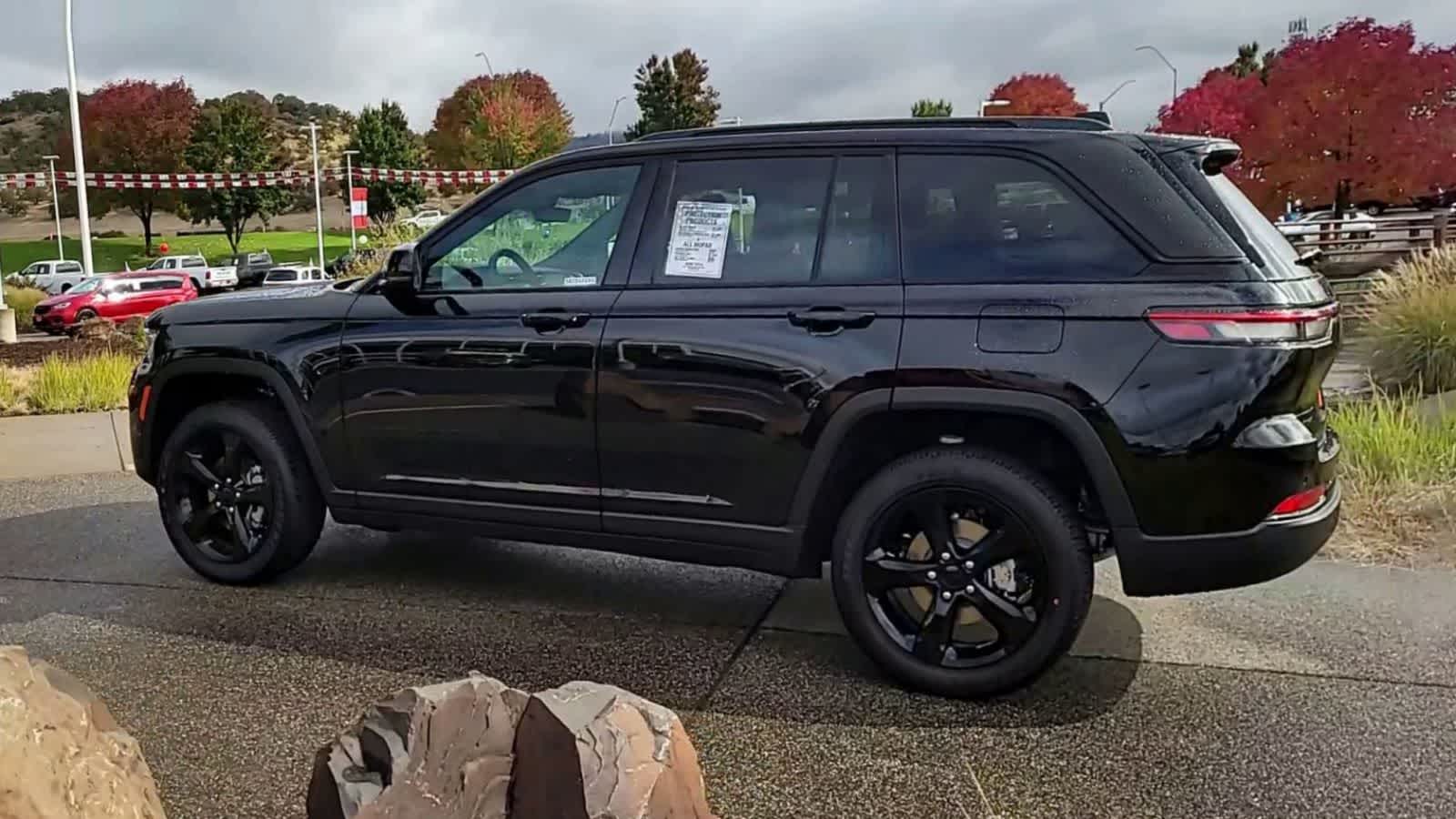 Thumbnail: 2025 Jeep Grand Cherokee - 5