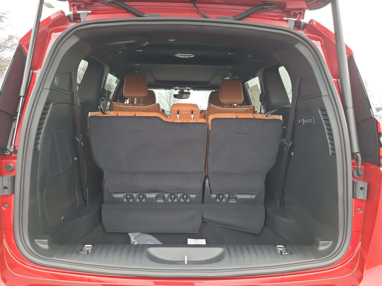 Thumbnail: 2026 Chrysler Pacifica - 27