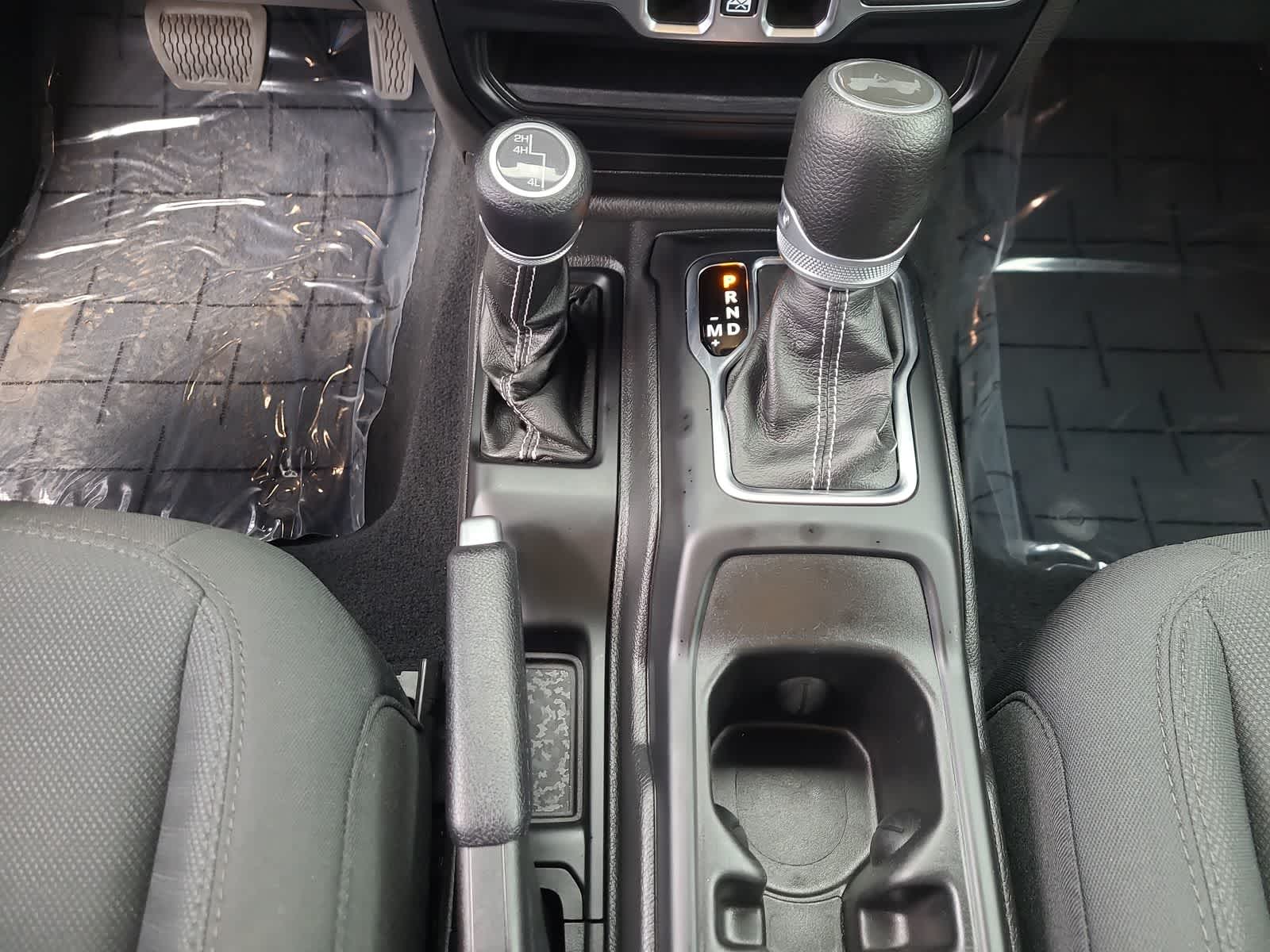 Thumbnail: 2022 Jeep Wrangler - 25