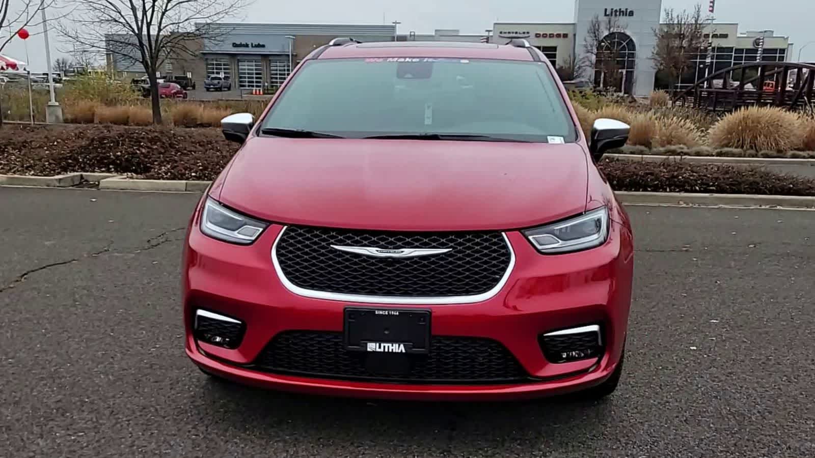 Thumbnail: 2026 Chrysler Pacifica - 3