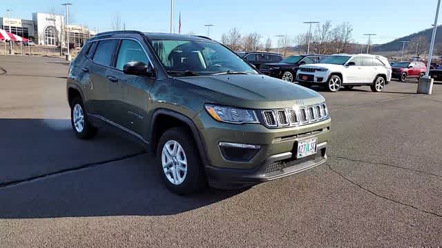 Thumbnail: 2019 Jeep Compass - 2