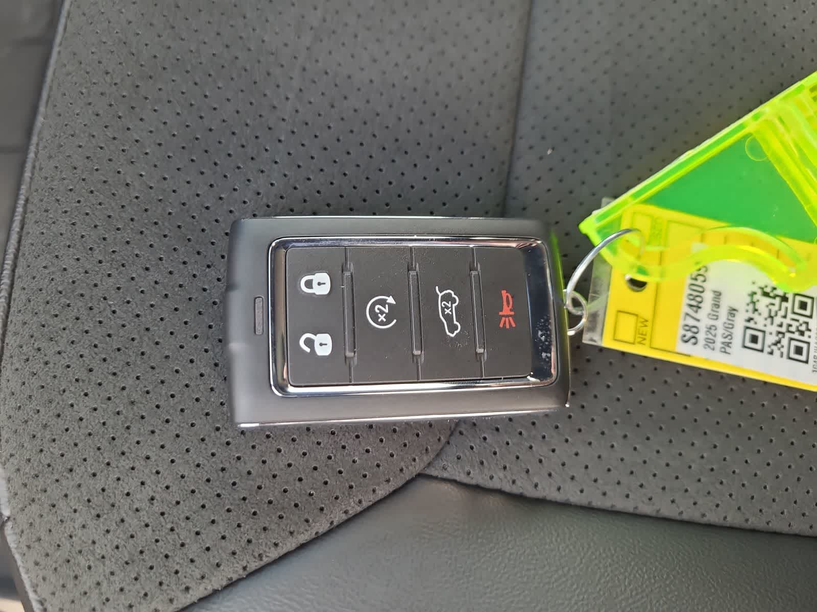 Thumbnail: 2025 Jeep Grand Cherokee - 28