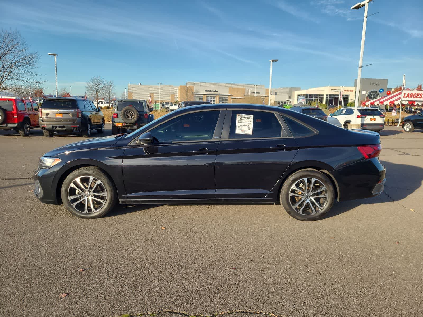 Thumbnail: 2023 Volkswagen Jetta - 11