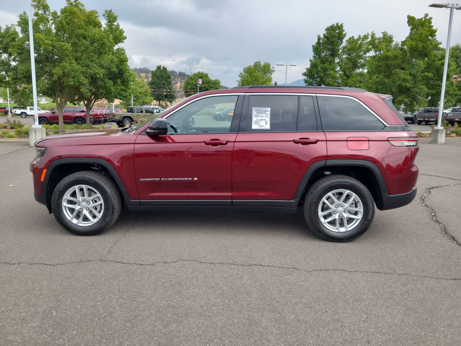 Thumbnail: 2025 Jeep Grand Cherokee - 11