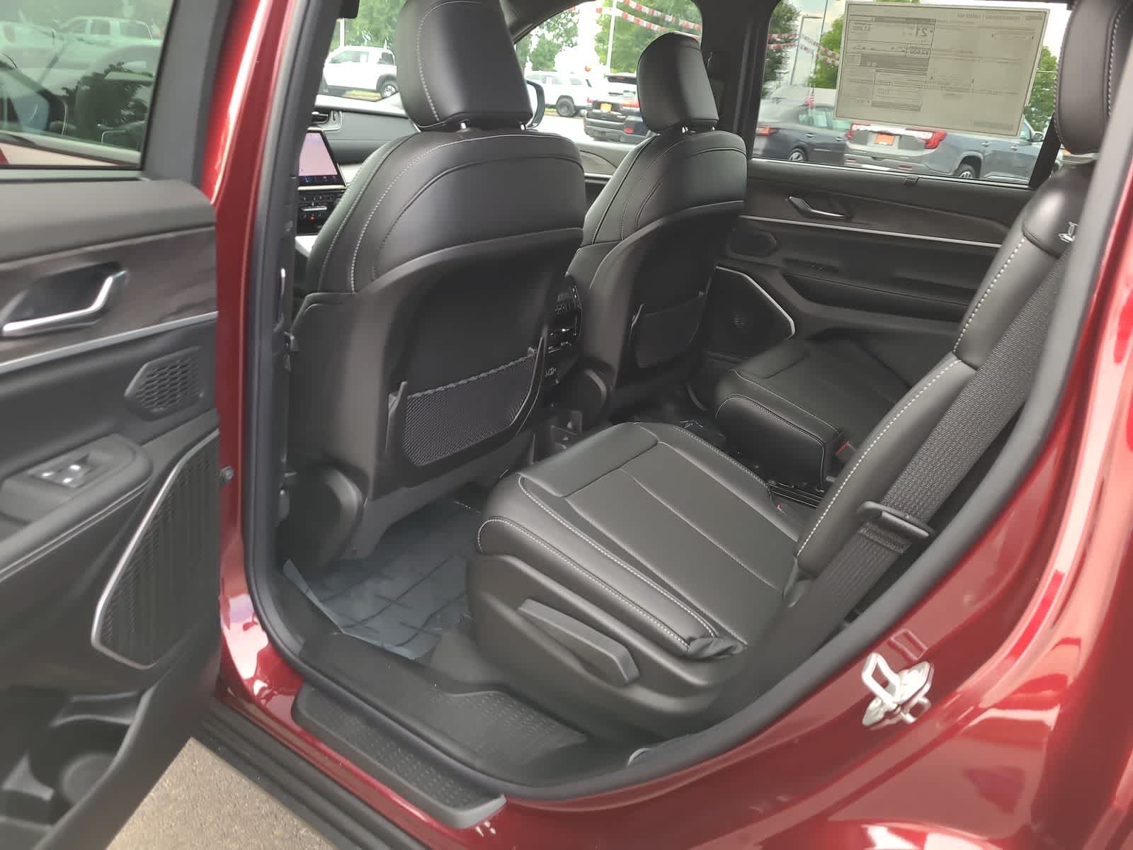 Thumbnail: 2025 Jeep Grand Cherokee - 20