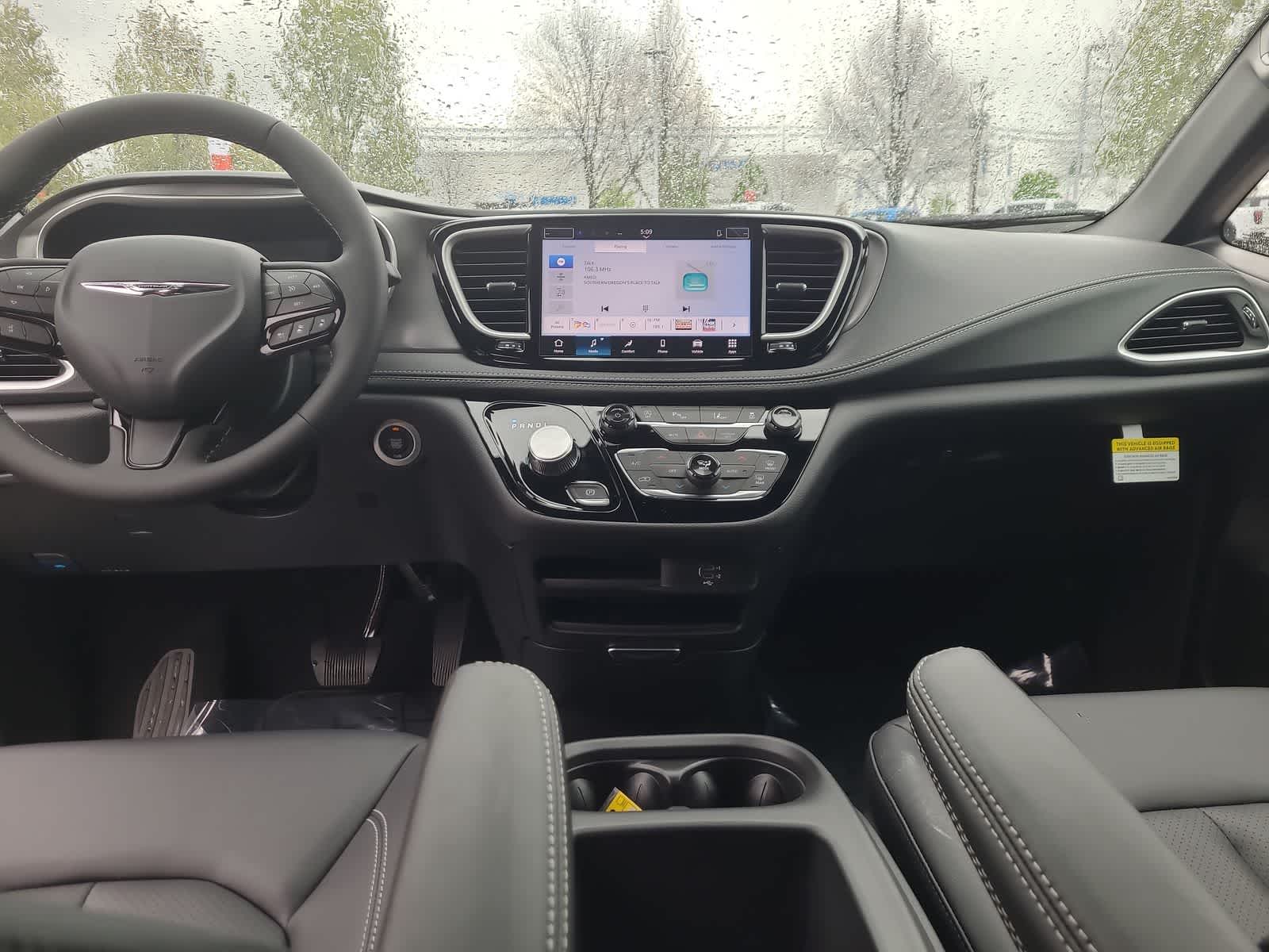 Thumbnail: 2026 Chrysler Pacifica - 18