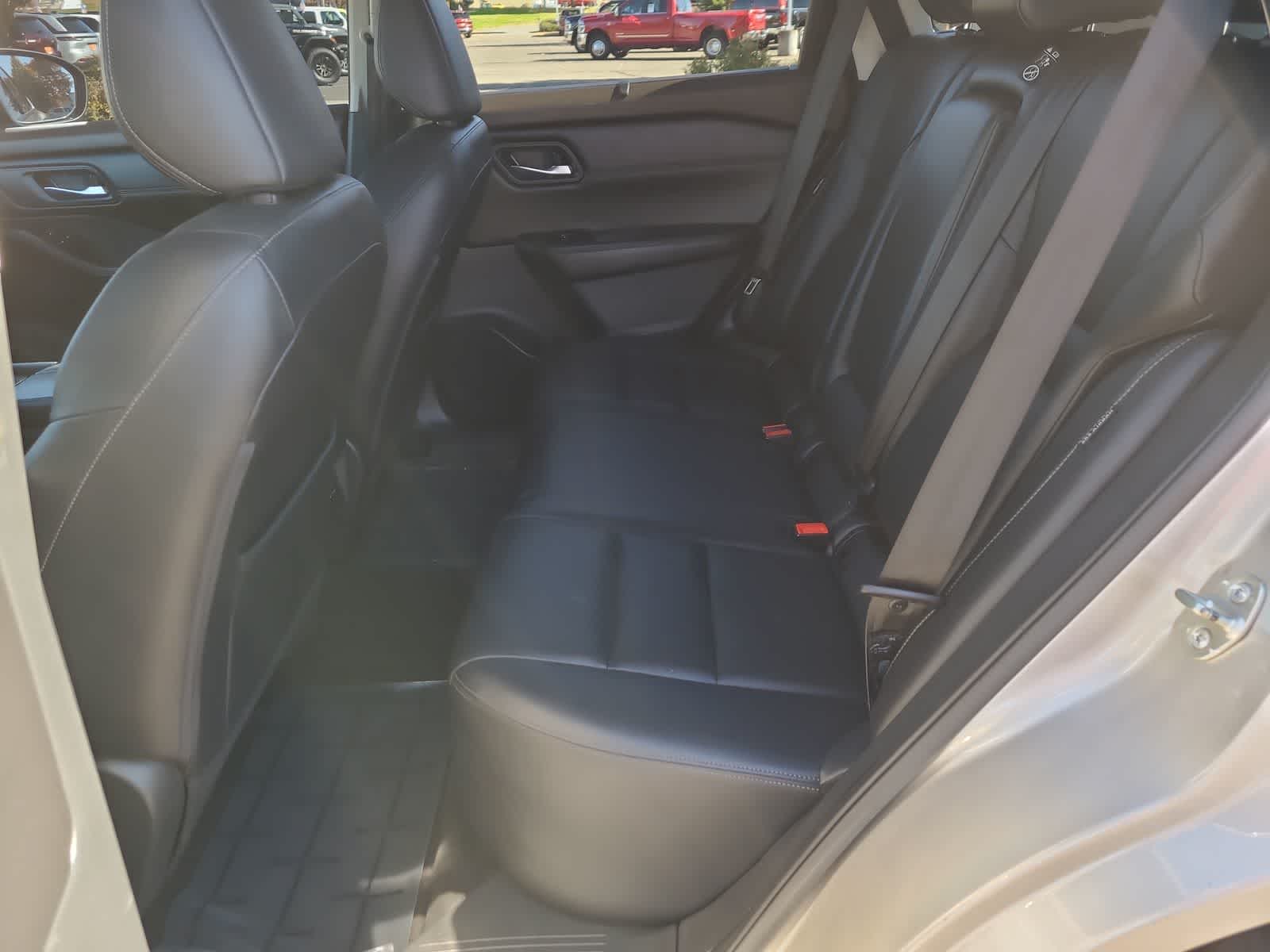 Thumbnail: 2022 Nissan Rogue - 21