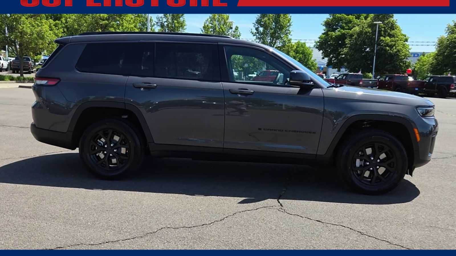 Thumbnail: 2026 Jeep Grand Cherokee - 9