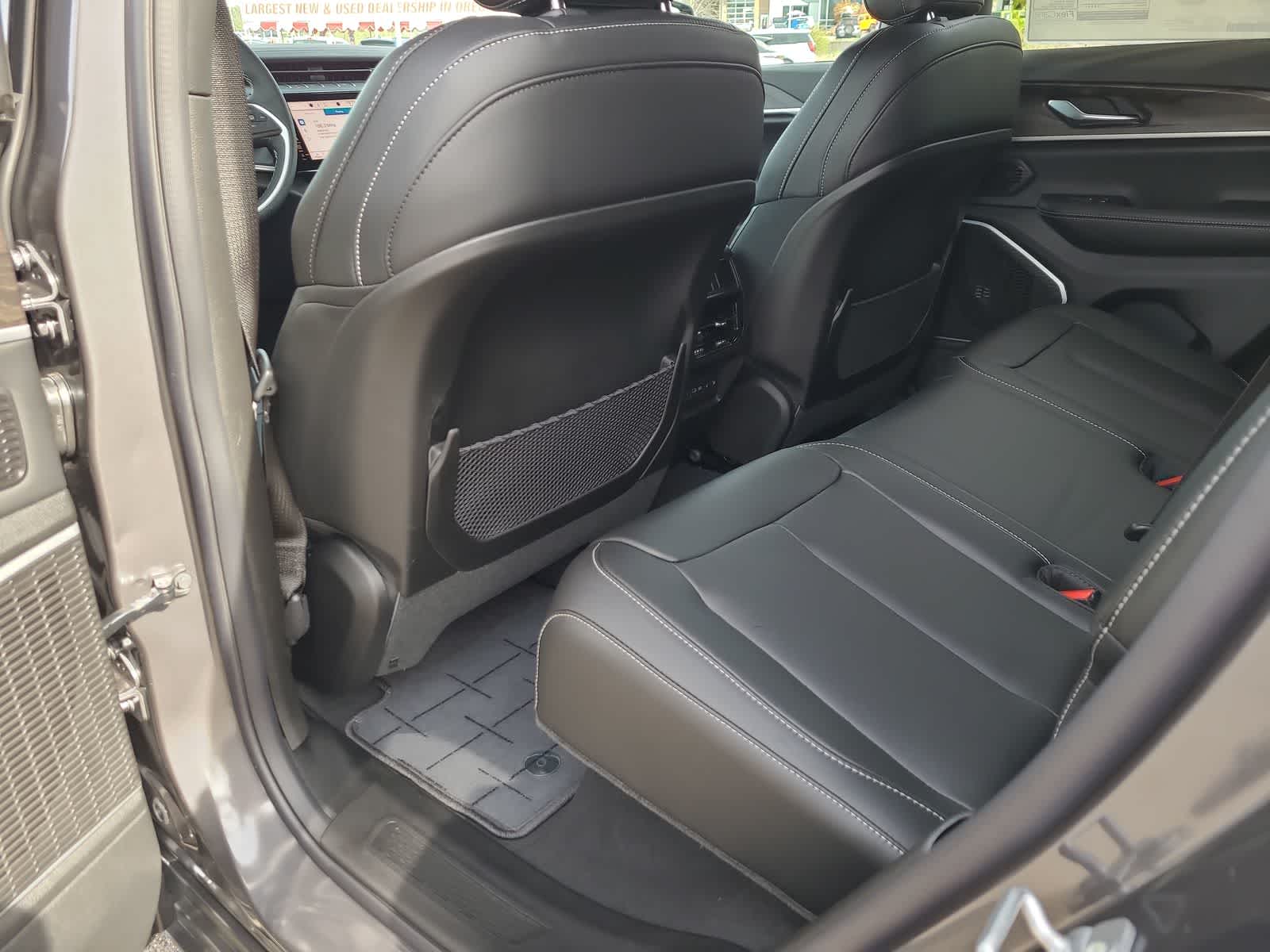 Thumbnail: 2026 Jeep Grand Cherokee - 20