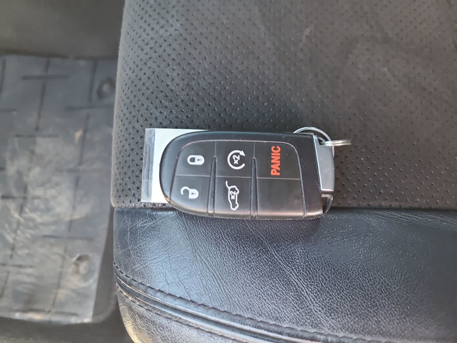 Thumbnail: 2020 Jeep Grand Cherokee - 28