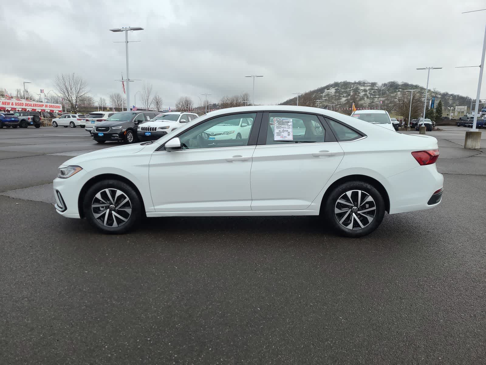 Thumbnail: 2025 Volkswagen Jetta - 11