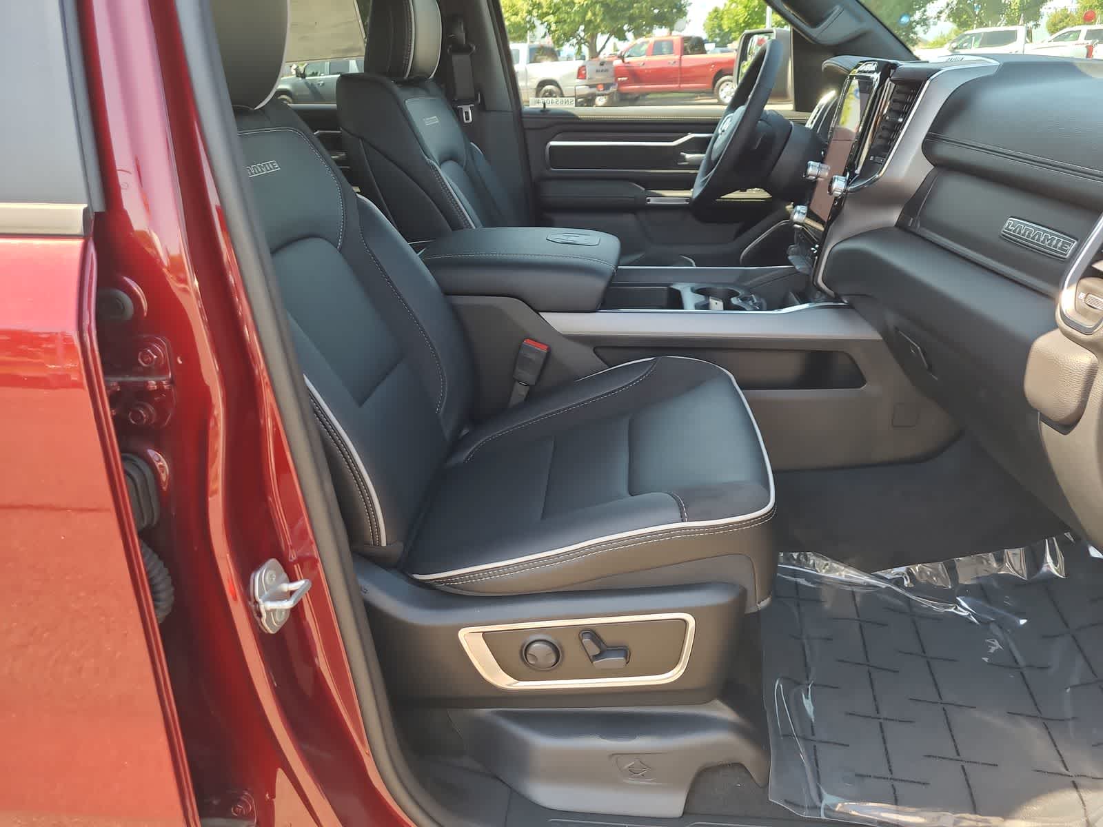 Thumbnail: 2025 RAM 1500 - 22