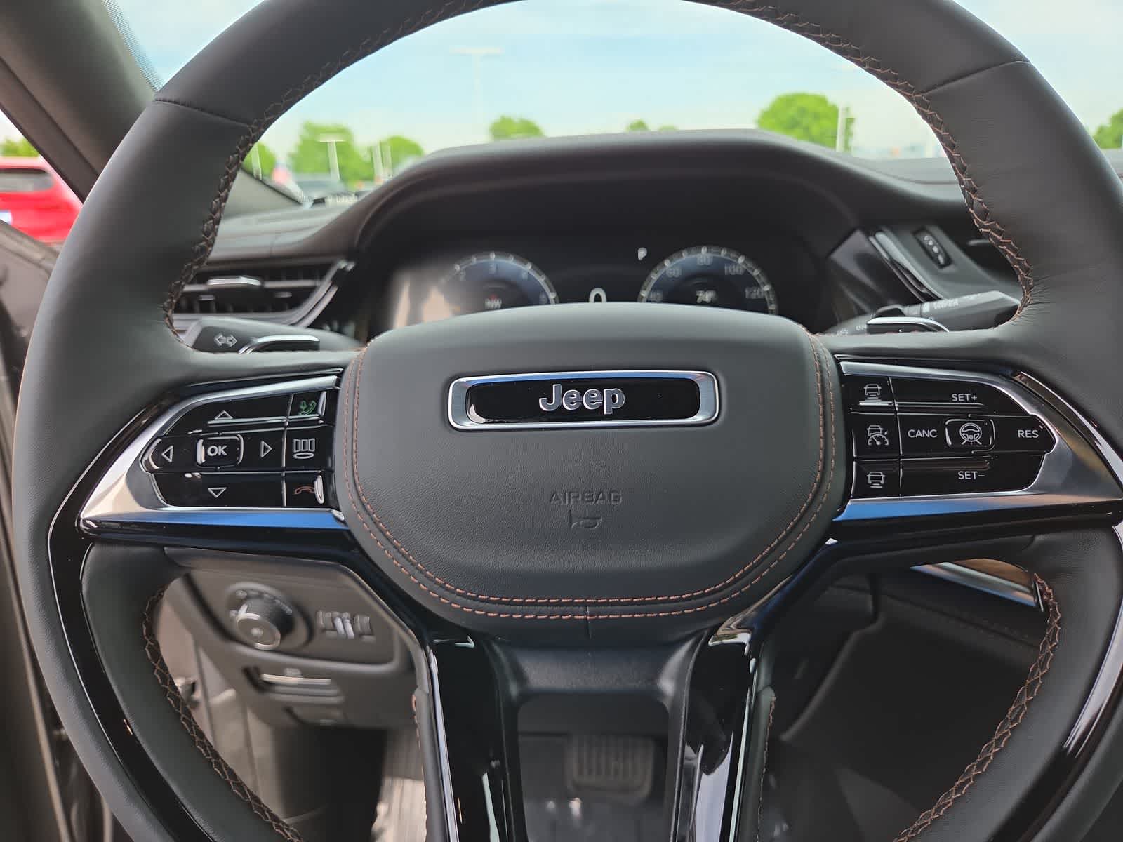 Thumbnail: 2026 Jeep Grand Cherokee - 23