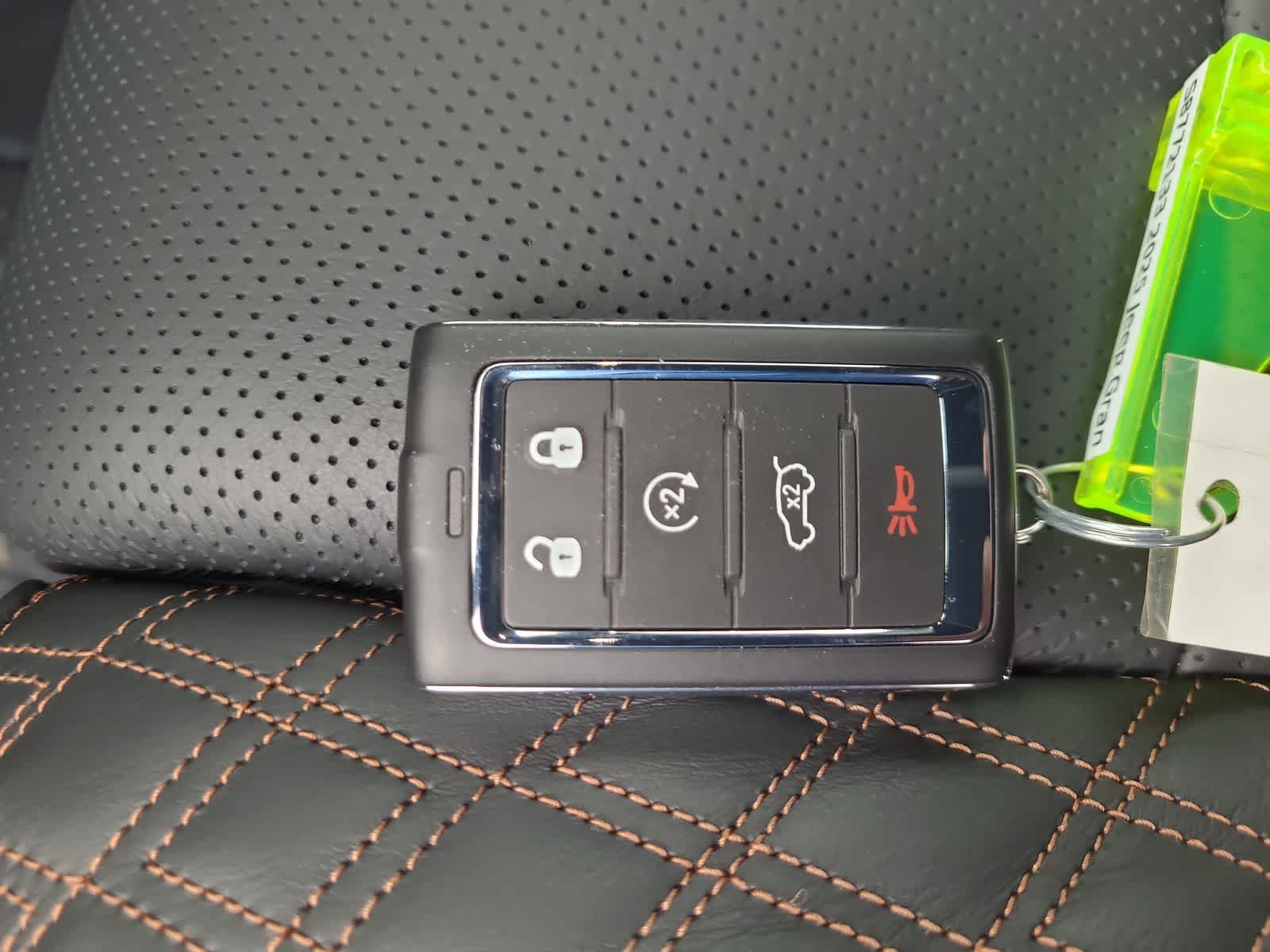 Thumbnail: 2025 Jeep Grand Cherokee - 28