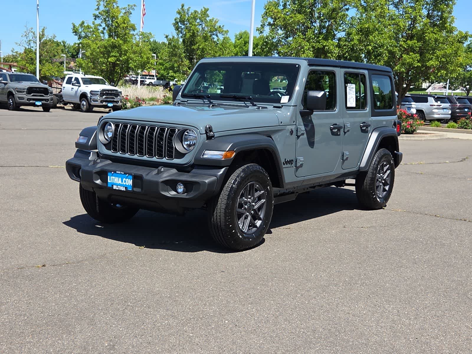 2026 Jeep Wrangler Sport's photo