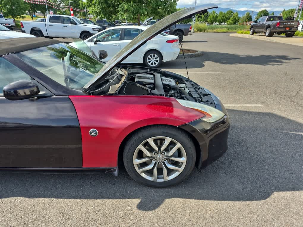 Thumbnail: 2010 Nissan Z - 5