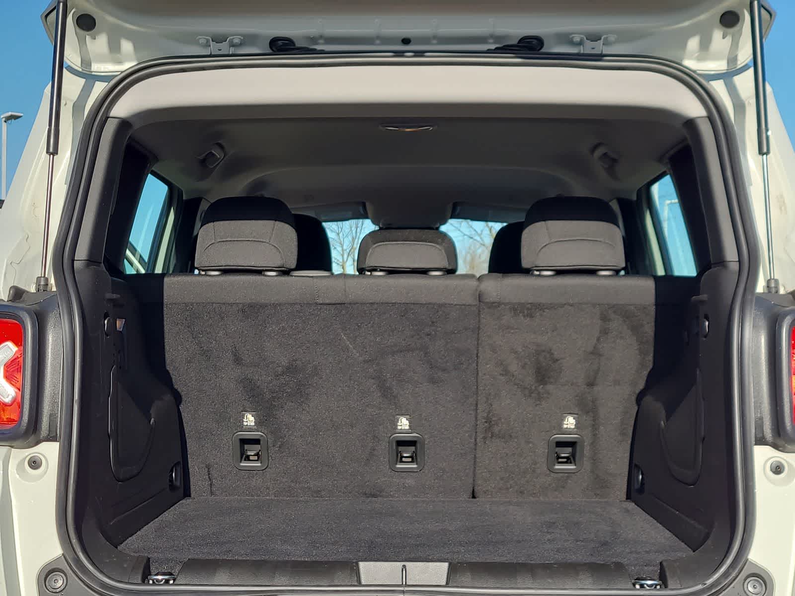 Thumbnail: 2022 Jeep Renegade - 27