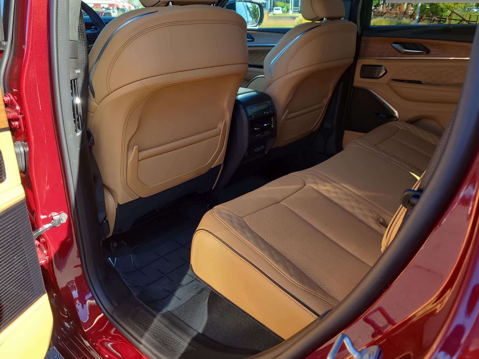 Thumbnail: 2025 Jeep Grand Cherokee - 20