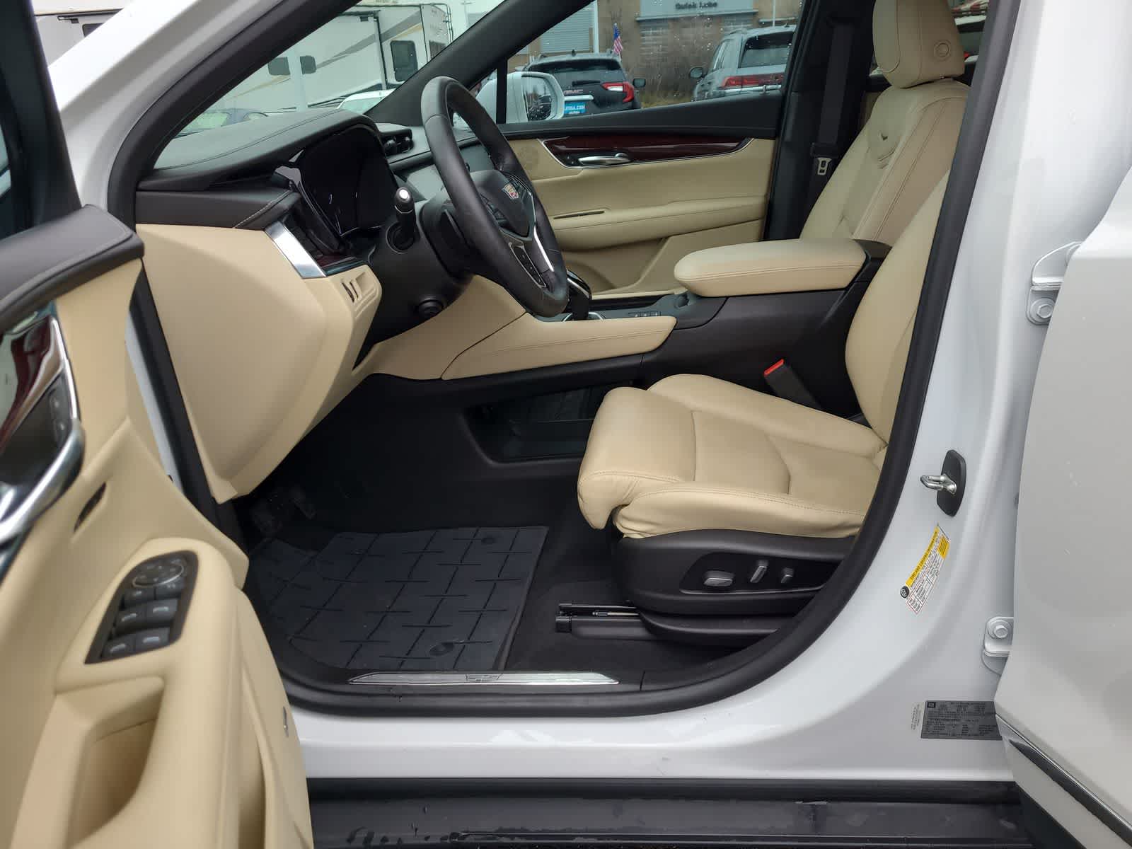 Thumbnail: 2017 Cadillac XT5 - 19