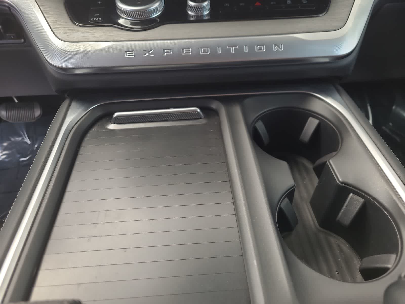 Thumbnail: 2025 Ford Expedition - 26