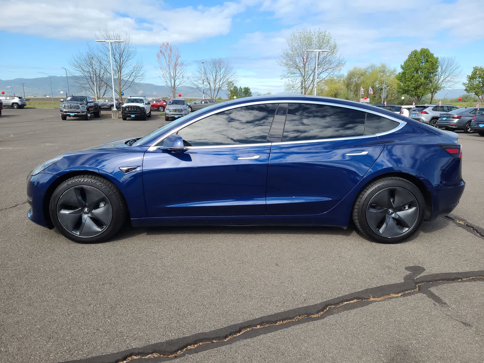 Thumbnail: 2018 Tesla Model 3 - 11
