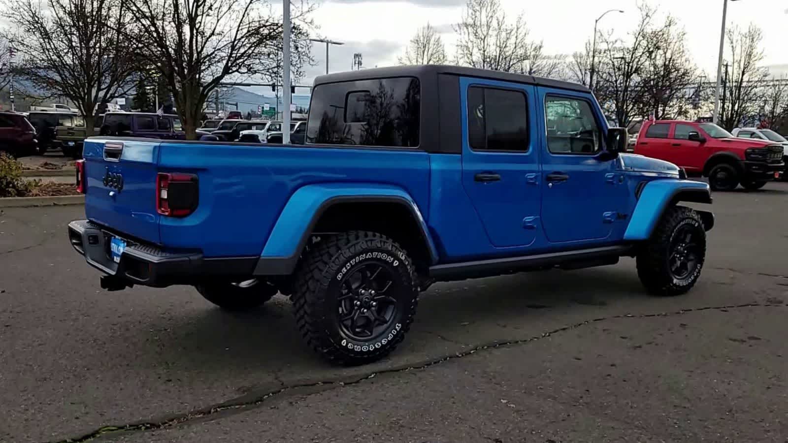 Thumbnail: 2026 Jeep Gladiator - 8