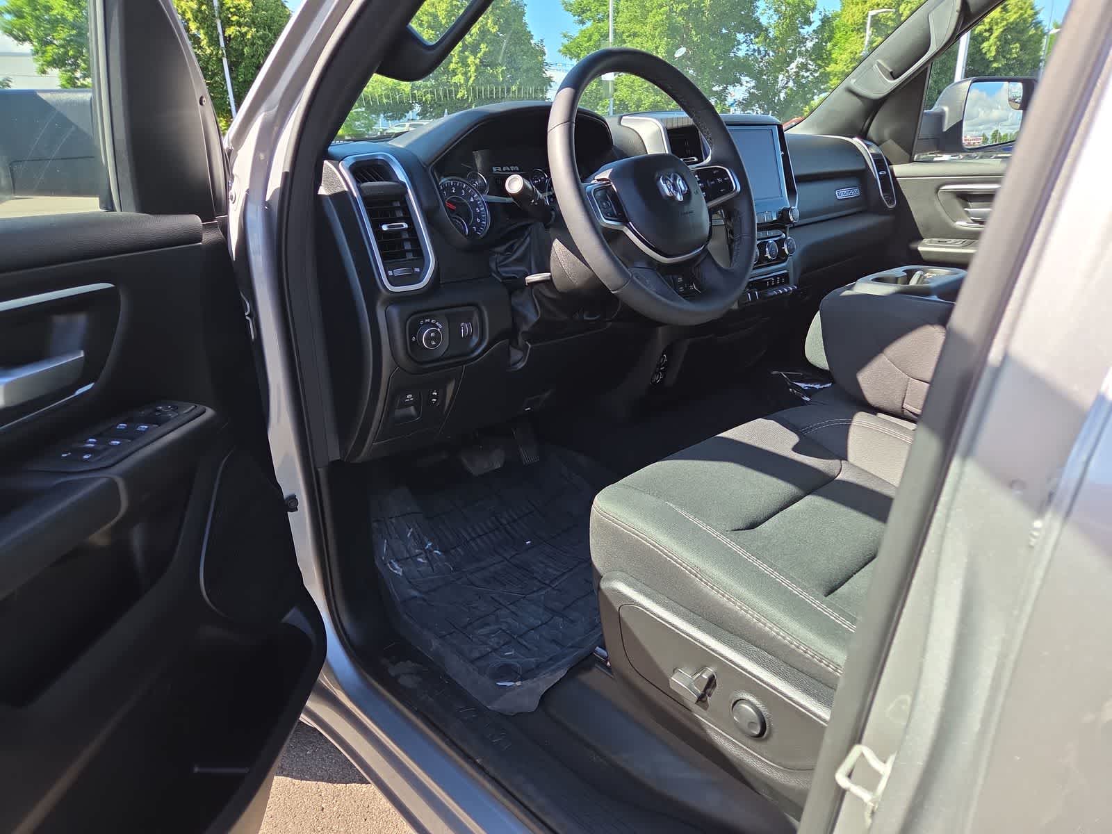 Thumbnail: 2025 RAM 1500 - 10