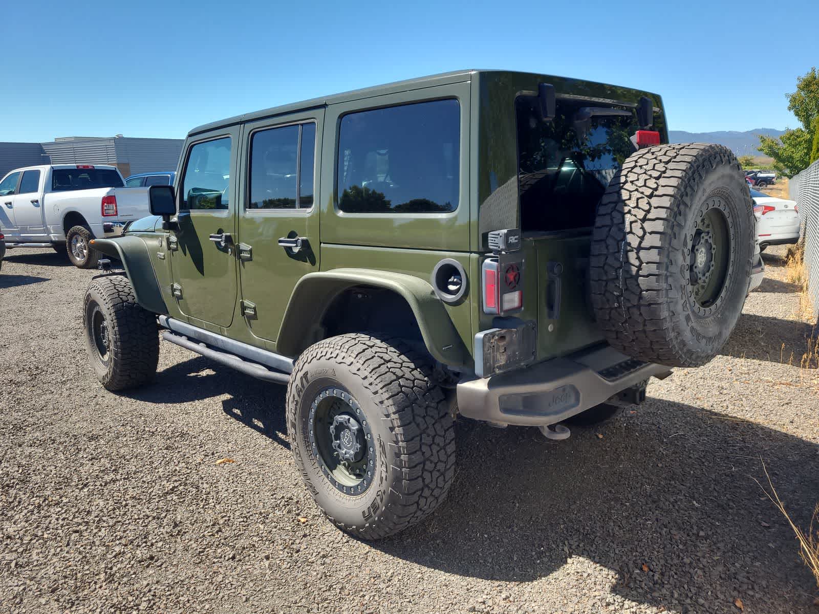 Thumbnail: 2016 Jeep Wrangler - 3